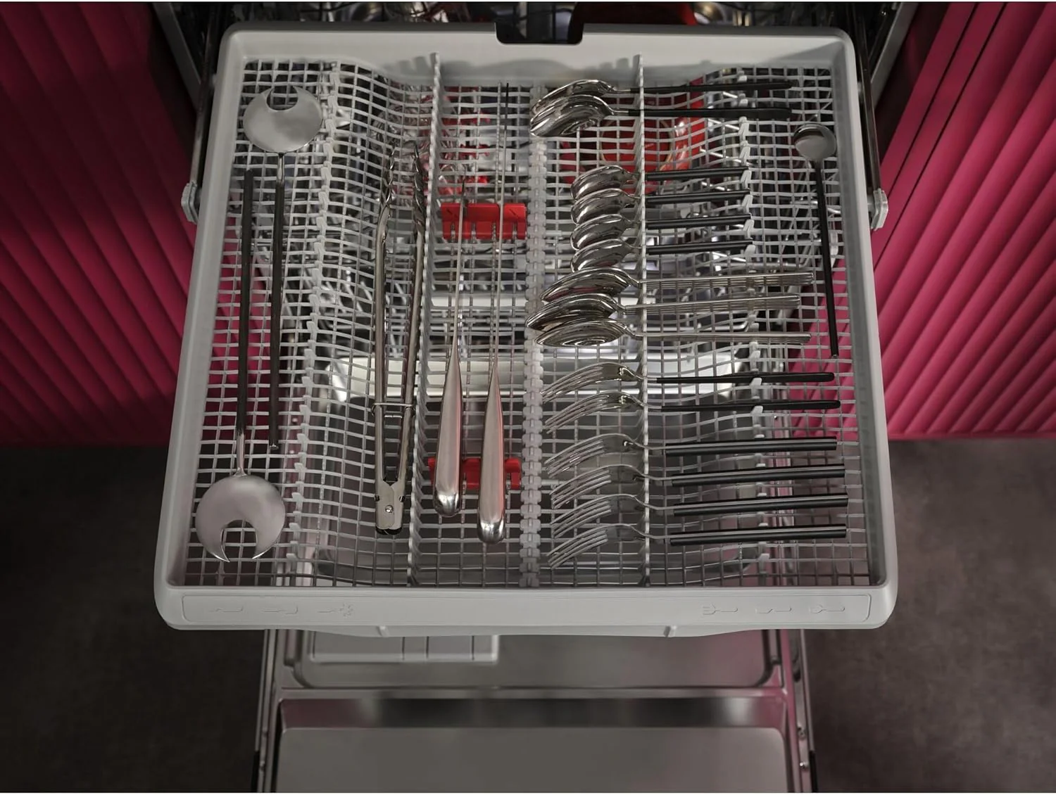 AEG GF6100C2SNW - White Freestanding Dishwasher - 44 dB - B Energy - Image 2