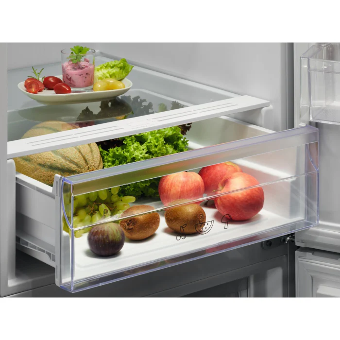 AEG ORC5S331EW - White Freestanding 70/30 Low Frost Fridge Freezer - E energy - Image 4