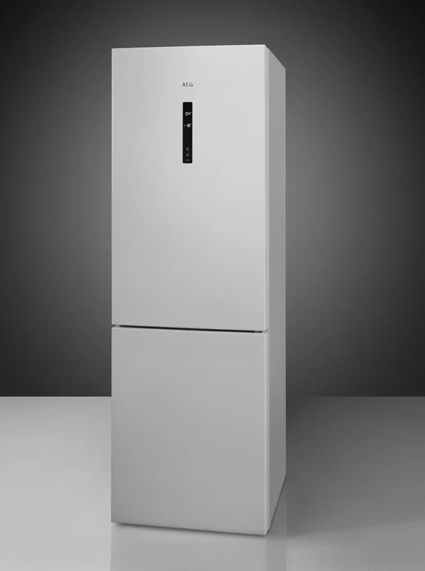 AEG RCB632E3MW - White Freestanding 60/40 Frost Free Fridge Freezer - E energy - Image 5