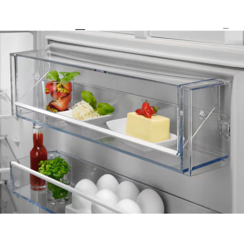 AEG TSC7G181ES - Integrated 194lt/62lt 70/30 Split Fridge Freezer - Frost Free - E Energy Rating - Image 2