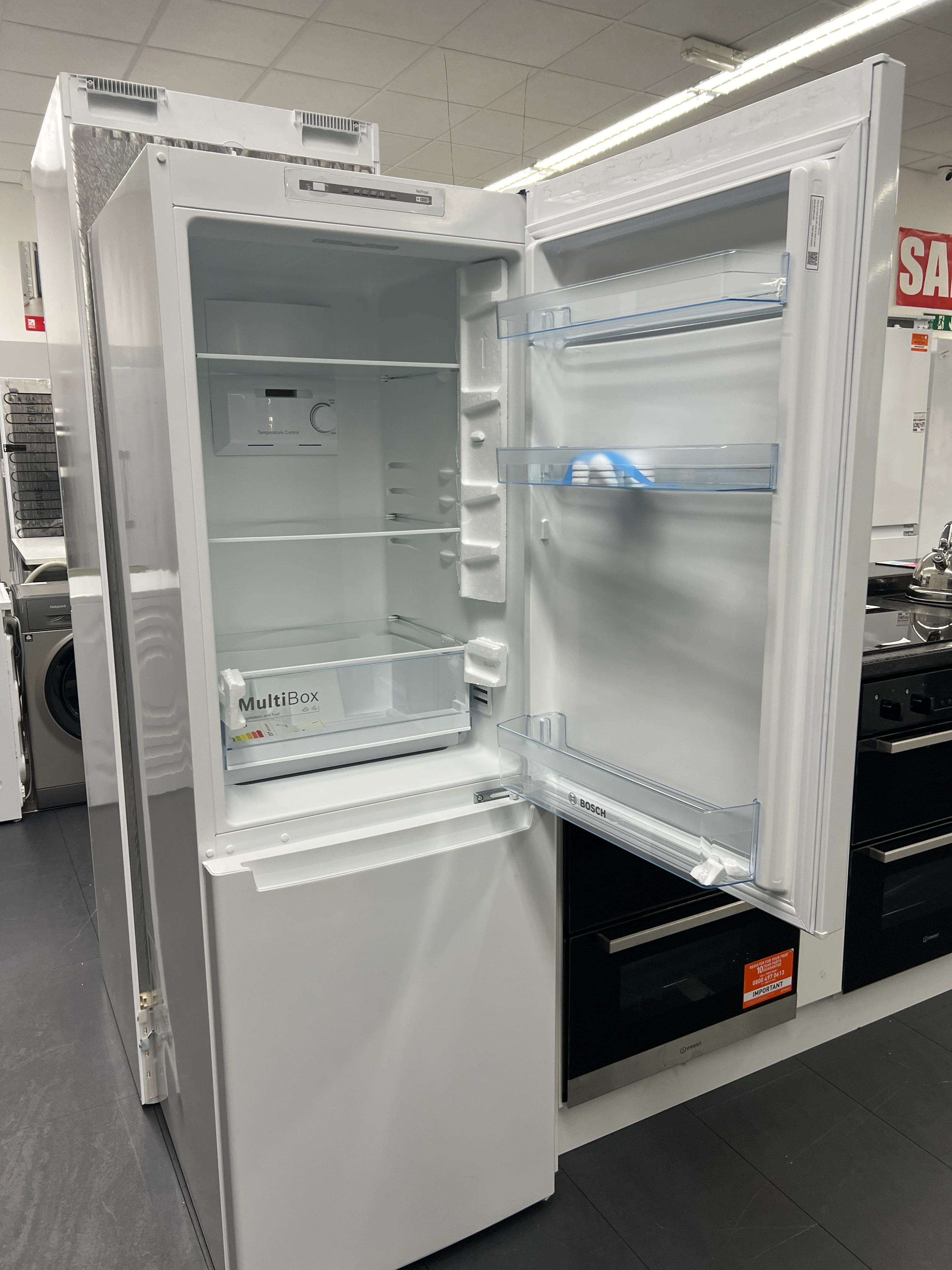 Bosch KGN33NWEAG - White Freestanding 60/40 Frost Free Fridge Freezer - E energy - Unboxed - Image 2