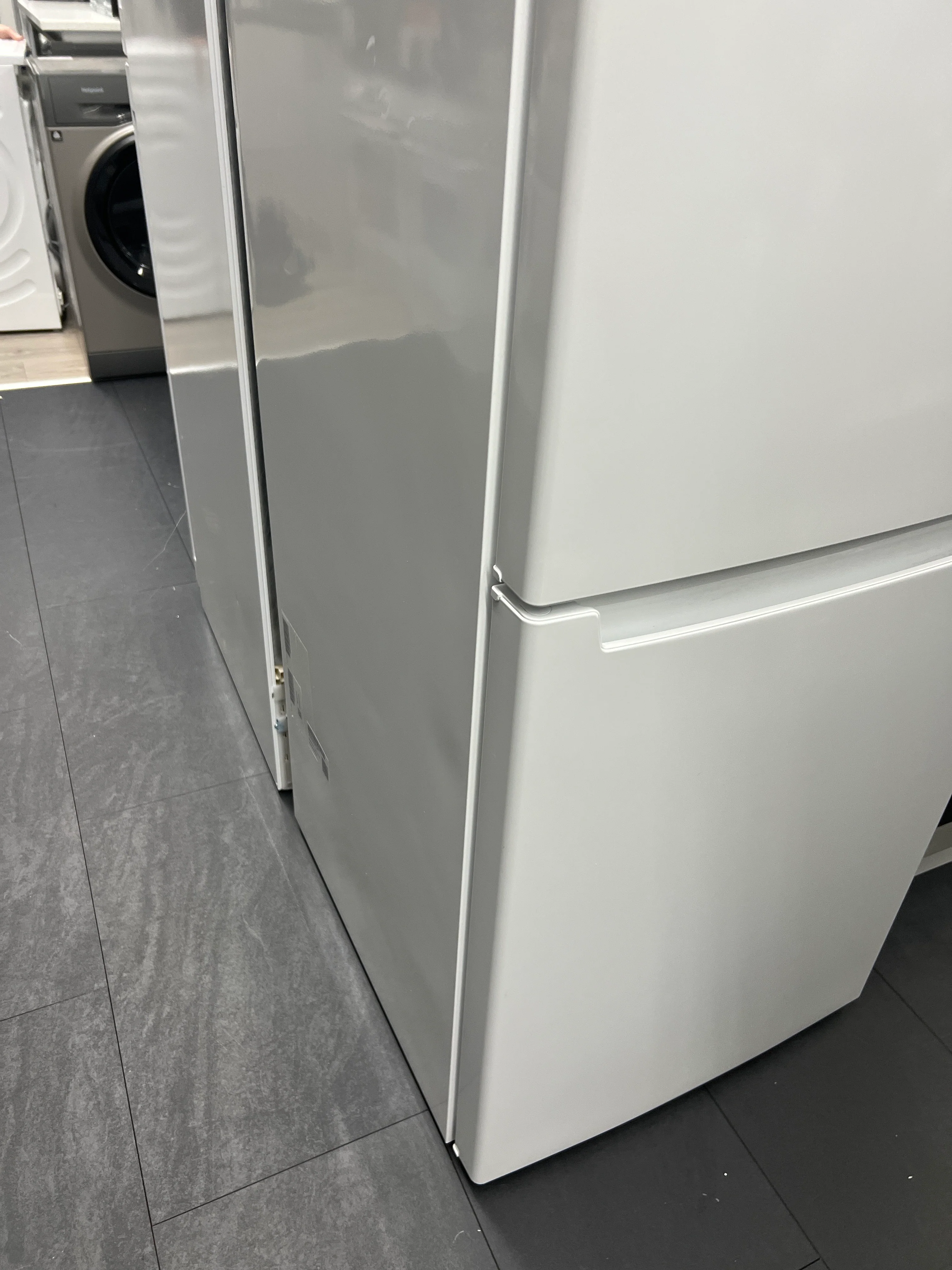 Bosch KGN33NWEAG - White Freestanding 60/40 Frost Free Fridge Freezer - E energy - Unboxed - Image 4