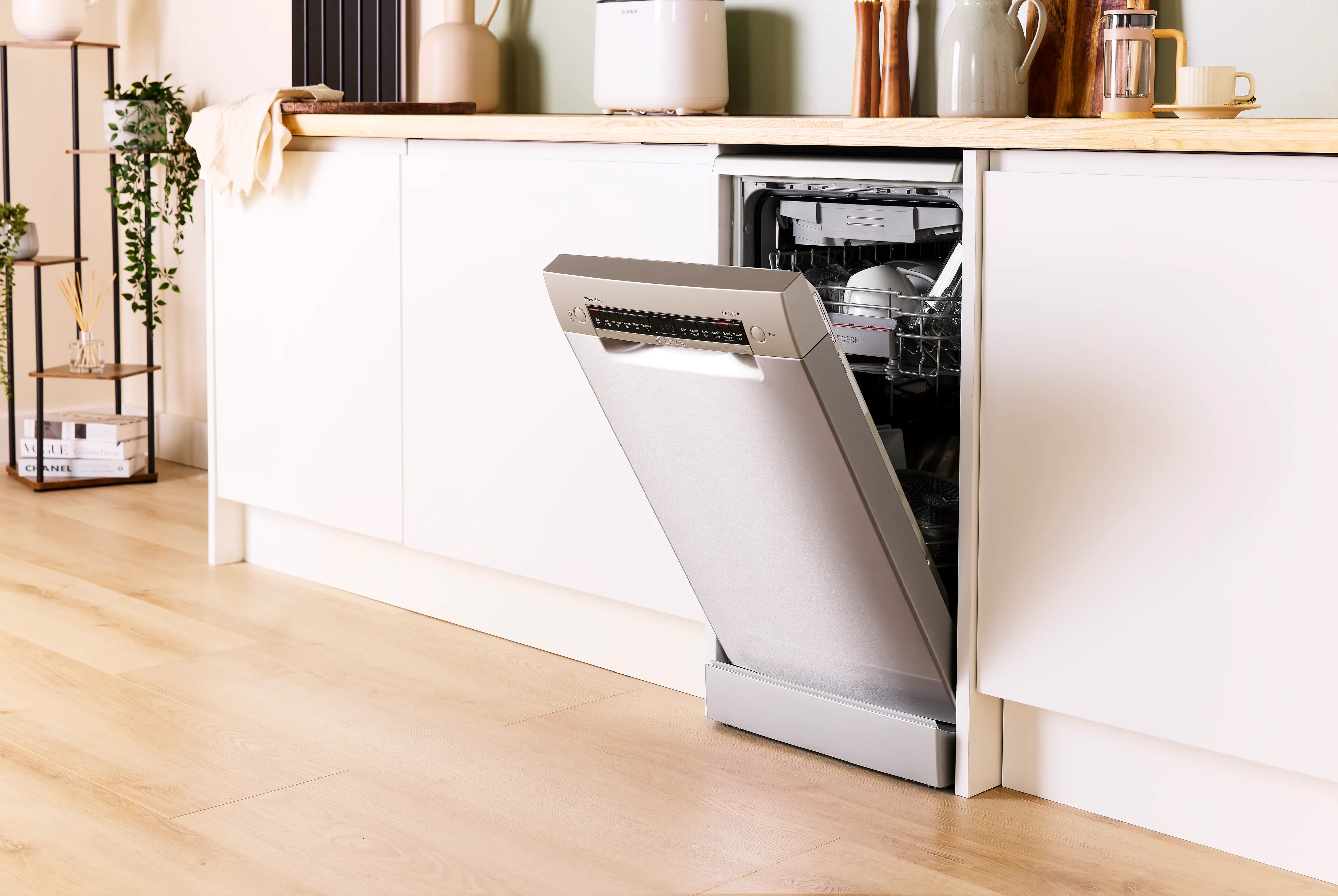 Bosch Series 4 SPS4HMI49G - Silver Freestanding Dishwasher - E energy - Image 2