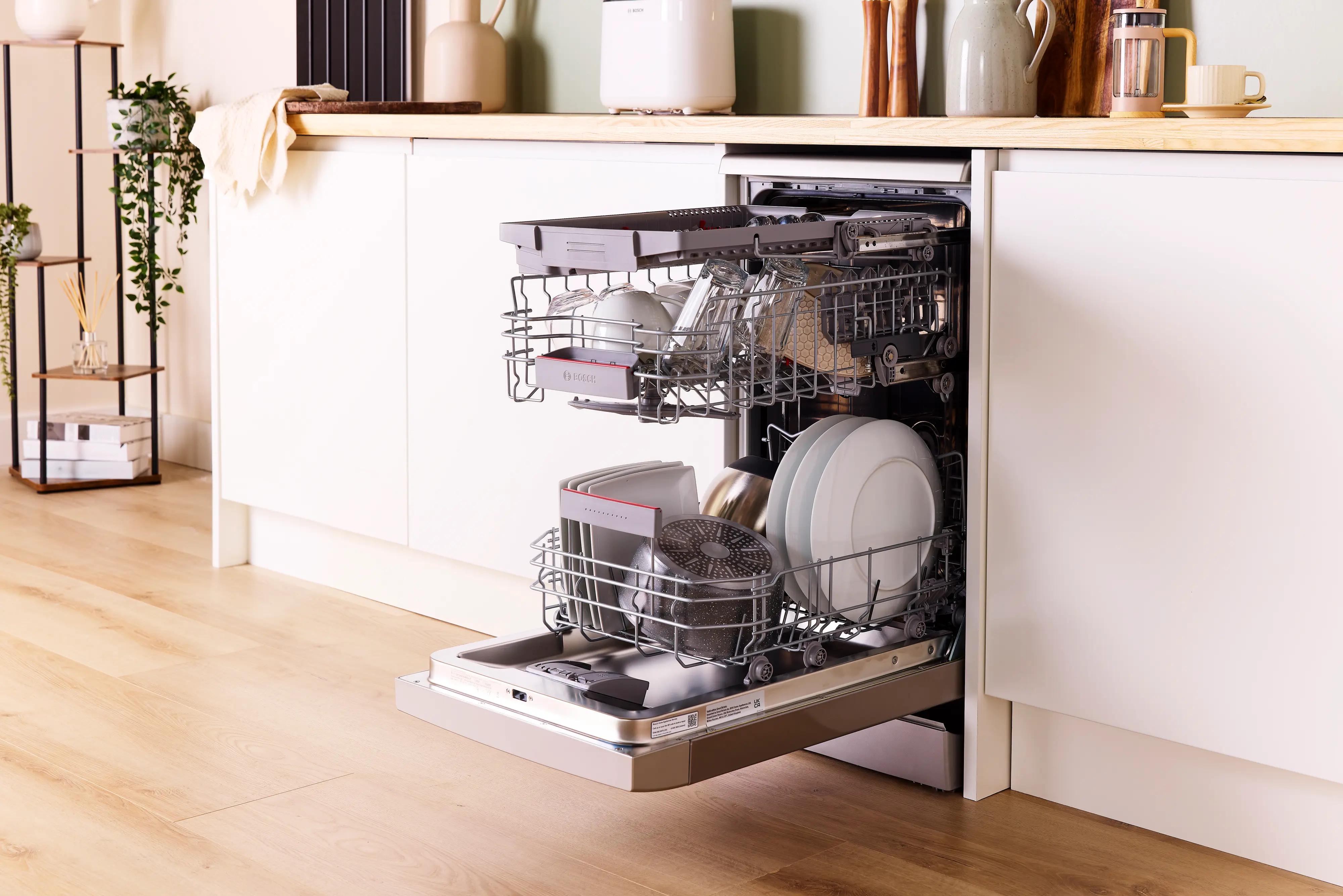 Bosch Series 4 SPS4HMI49G - Silver Freestanding Dishwasher - E energy - Image 4