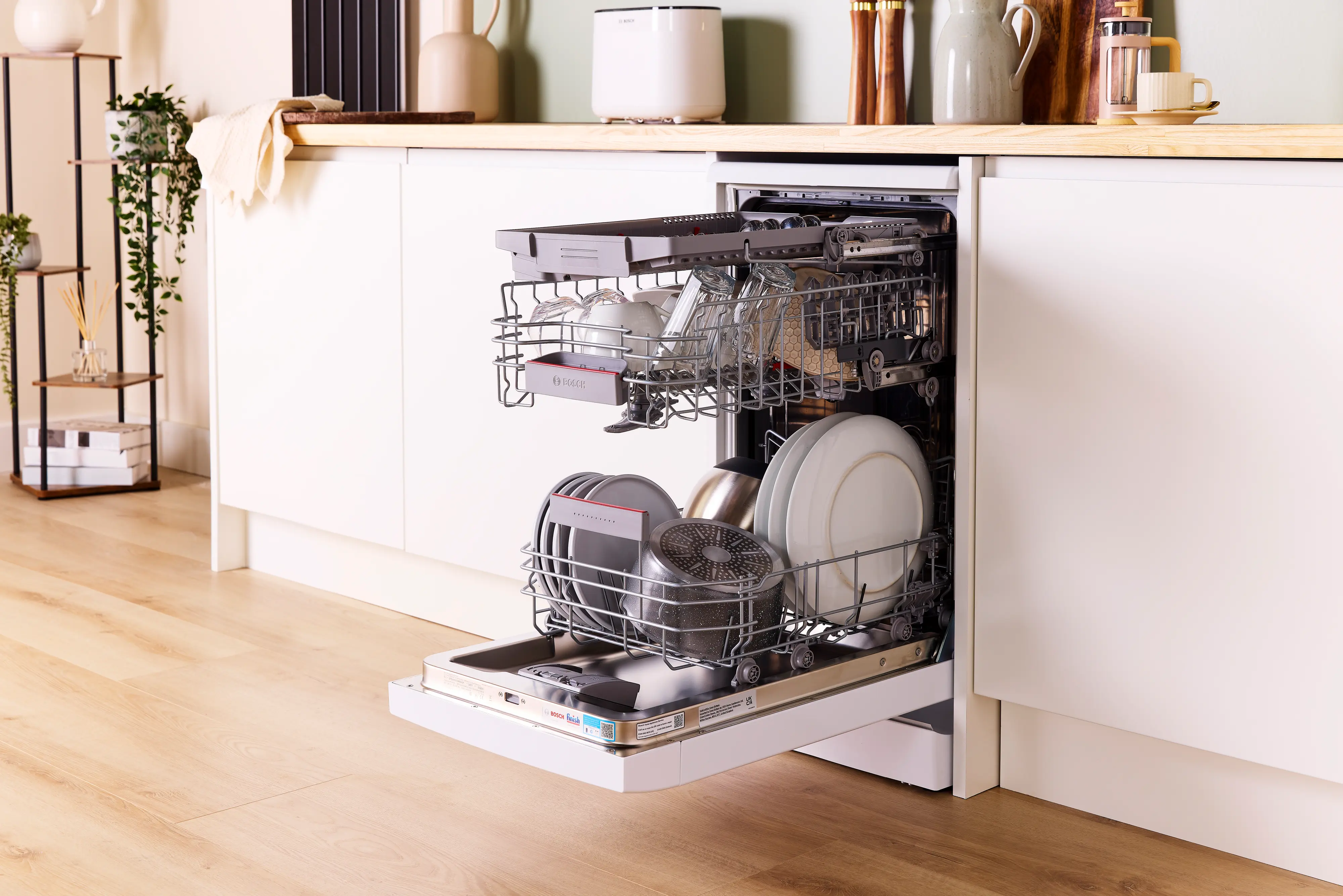 Bosch Series 4 SPS4HMW49G - White Freestanding Dishwasher - E energy - Image 5
