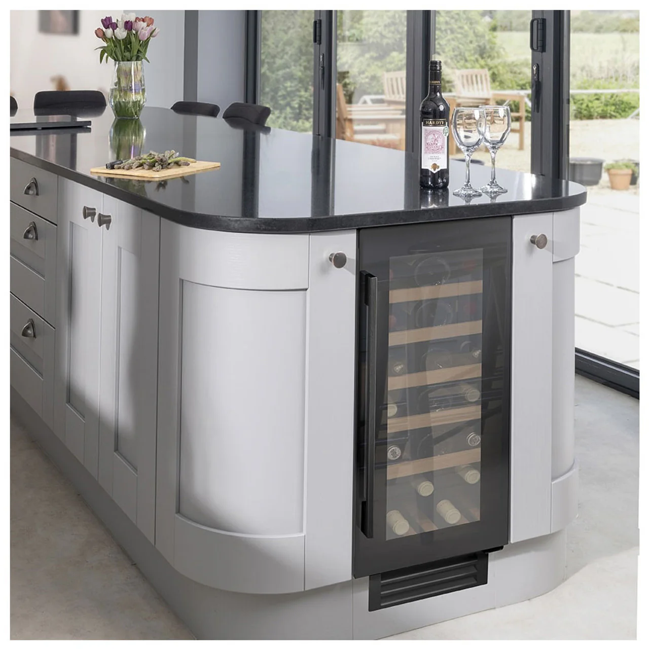 Caple WI3126BG - Black 19 Bottle Built In Wine Cooler - Single Zone 5-18°C - F Energy - Image 3