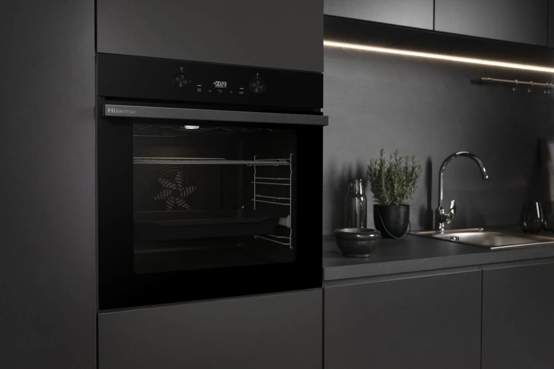 Hisense BI64223ADBGUK - Black Single Electric Oven - 77L - A Energy - Image 5