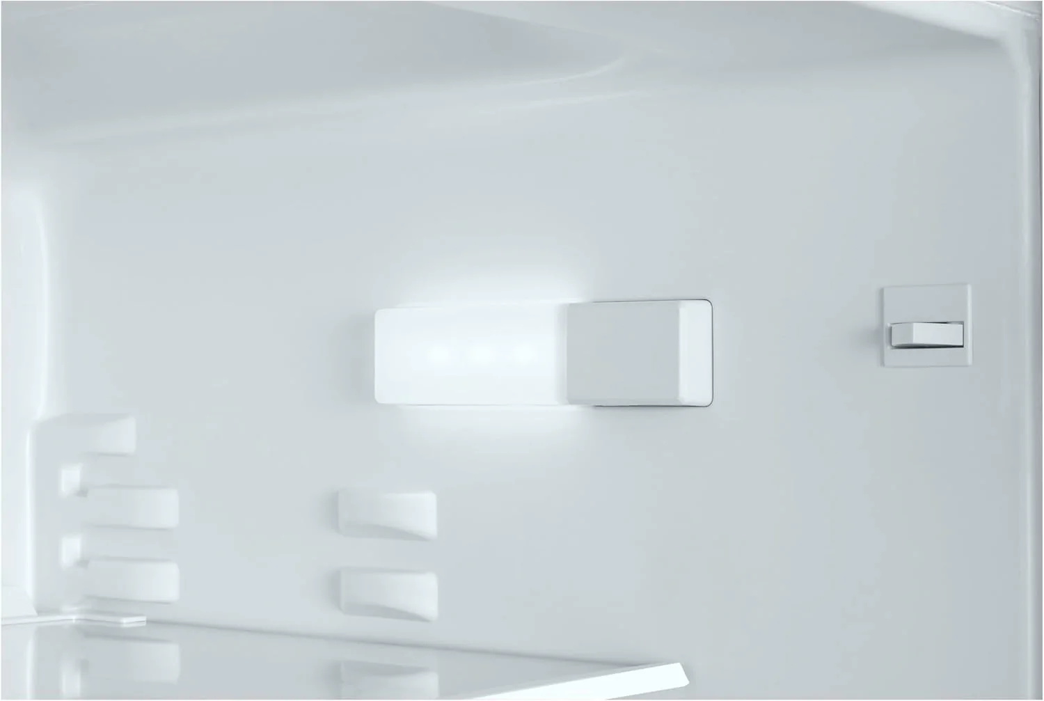 Teknix BITHUR4 - White Under Counter Fridge - 138L with Ice Box - E Energy Rating - Image 8