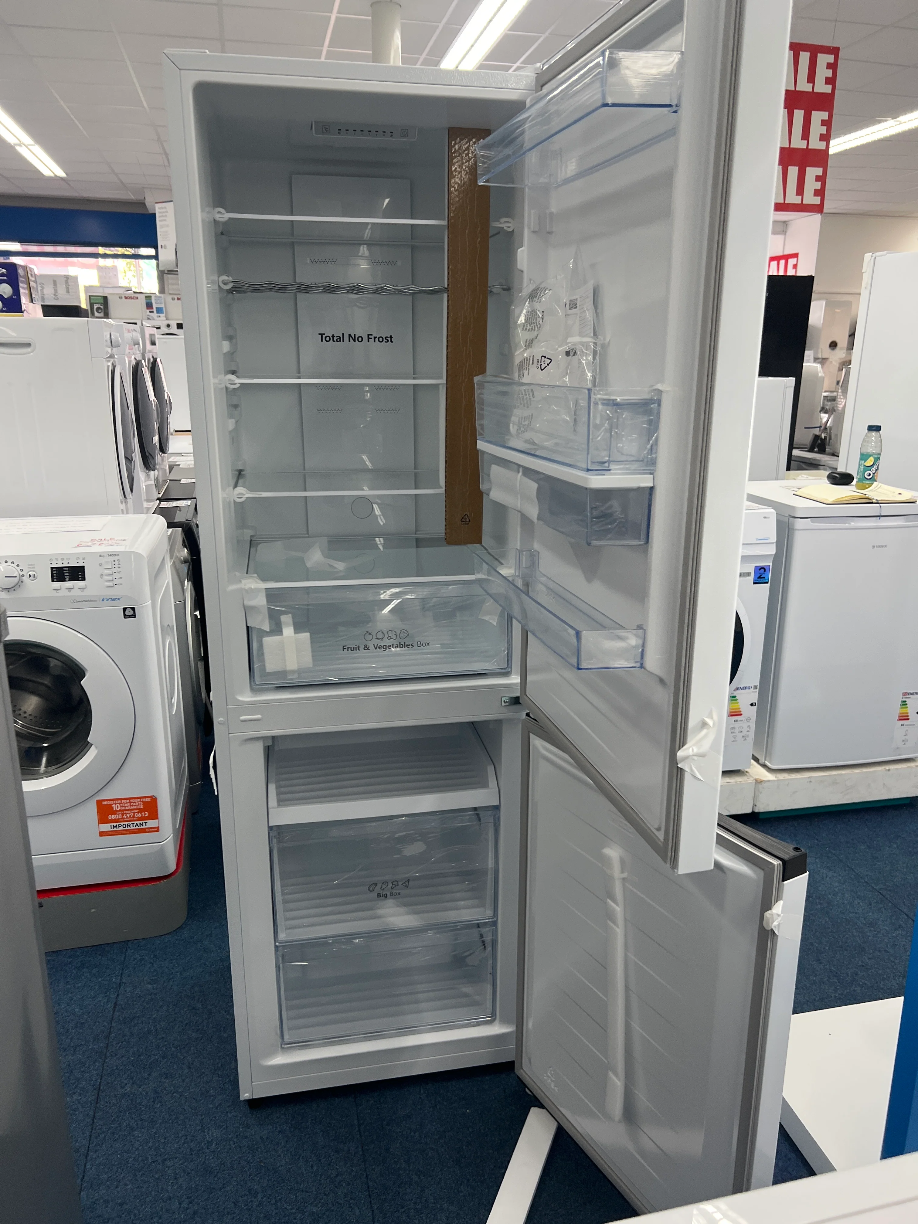 Hisense RB390N4WWE - White Fridge Freezer - 304L - E Energy - Unboxed - Image 3