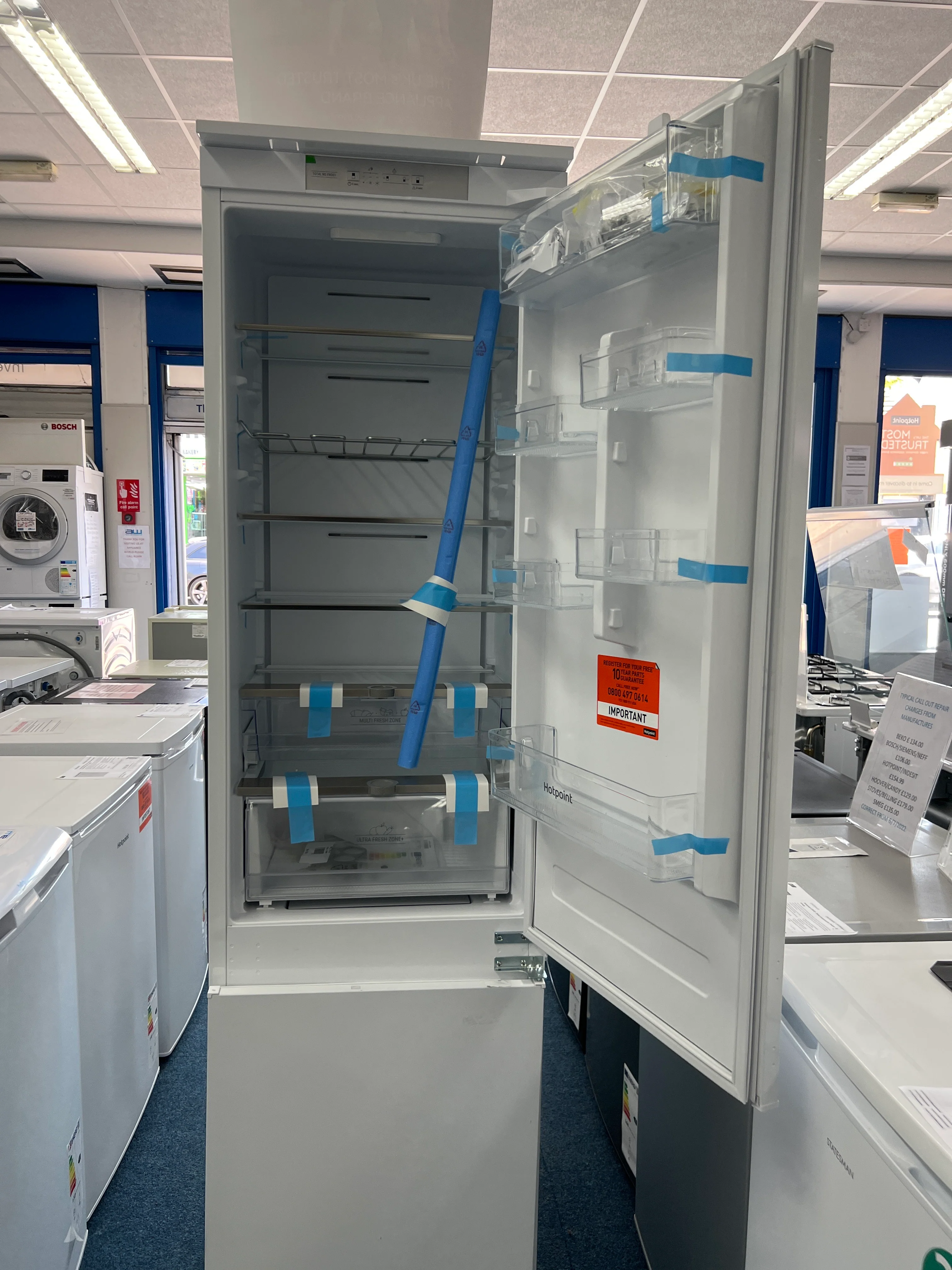 Hotpoint HTC20 T322 UK - White Integrated Frost Free Fridge Freezer - E energy - Unboxed - Image 2