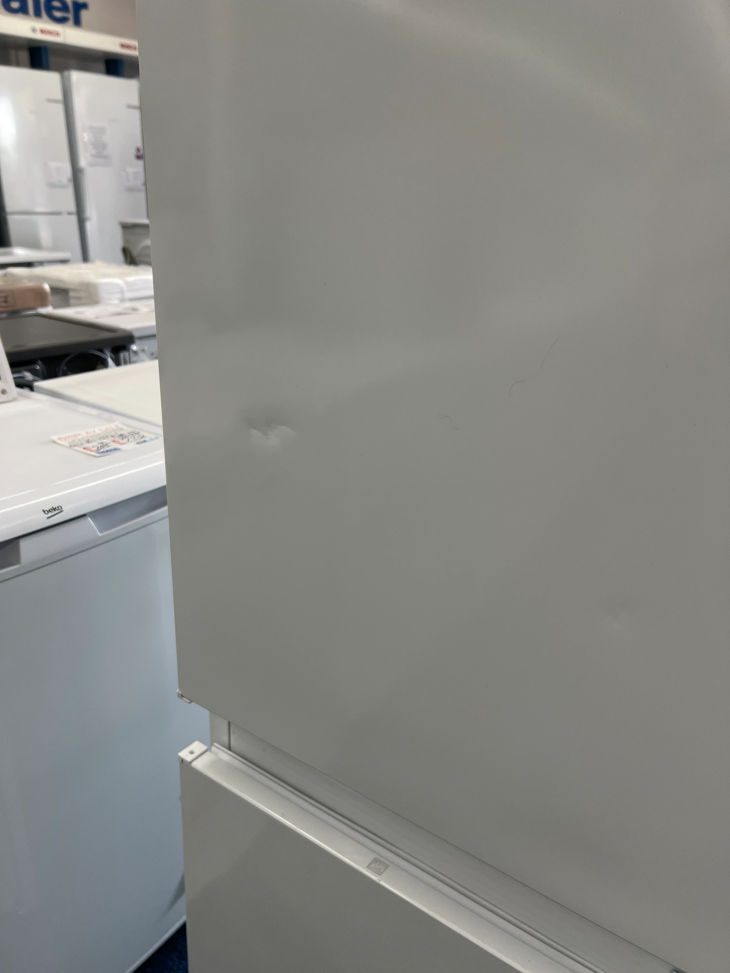 Hotpoint HTC20 T322 UK - White Integrated Frost Free Fridge Freezer - E energy - Unboxed - Image 3