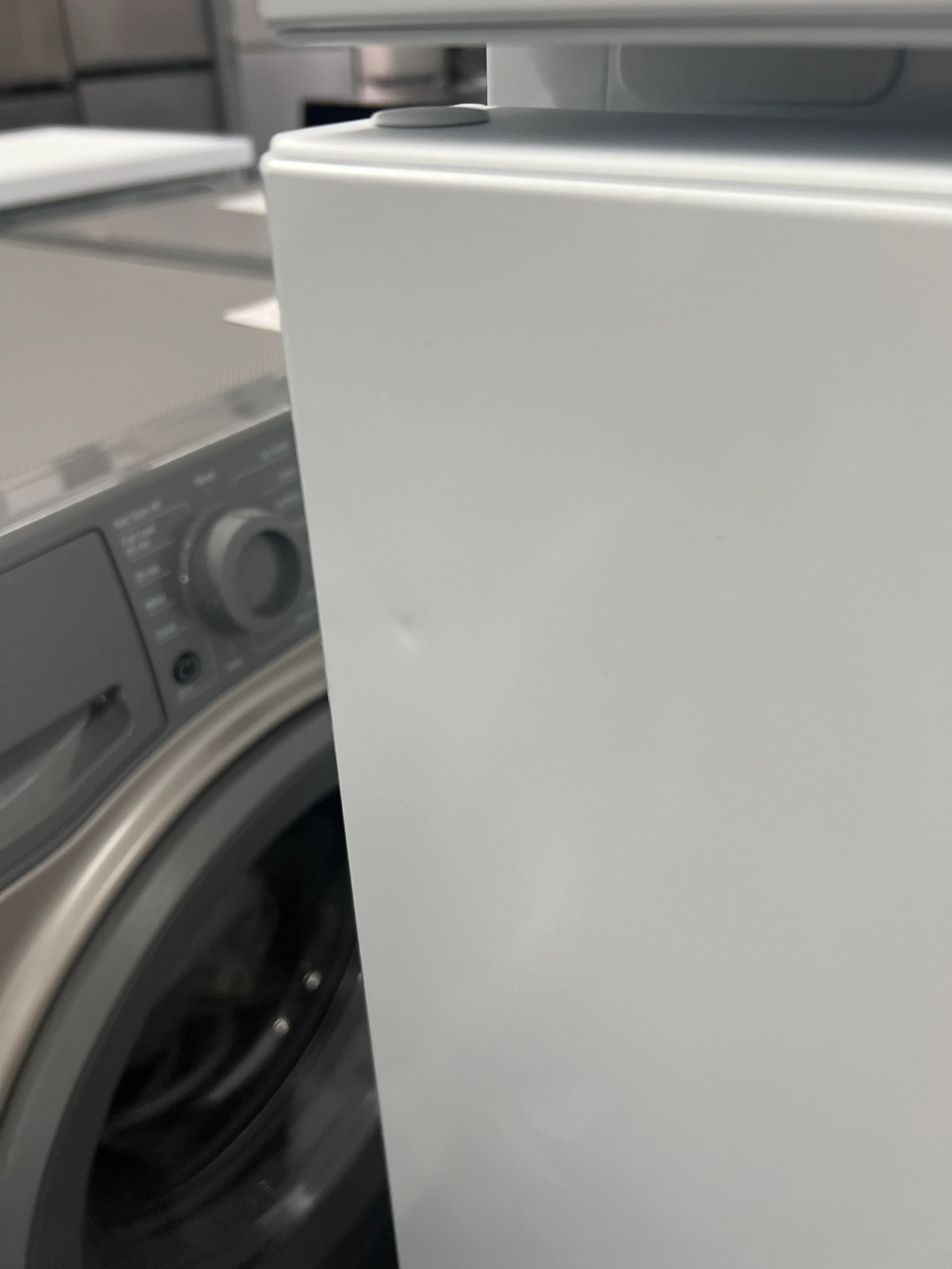Liebherr CND5204 - White Freestanding Frost Free Fridge Freezer - D energy - Unboxed - Image 4