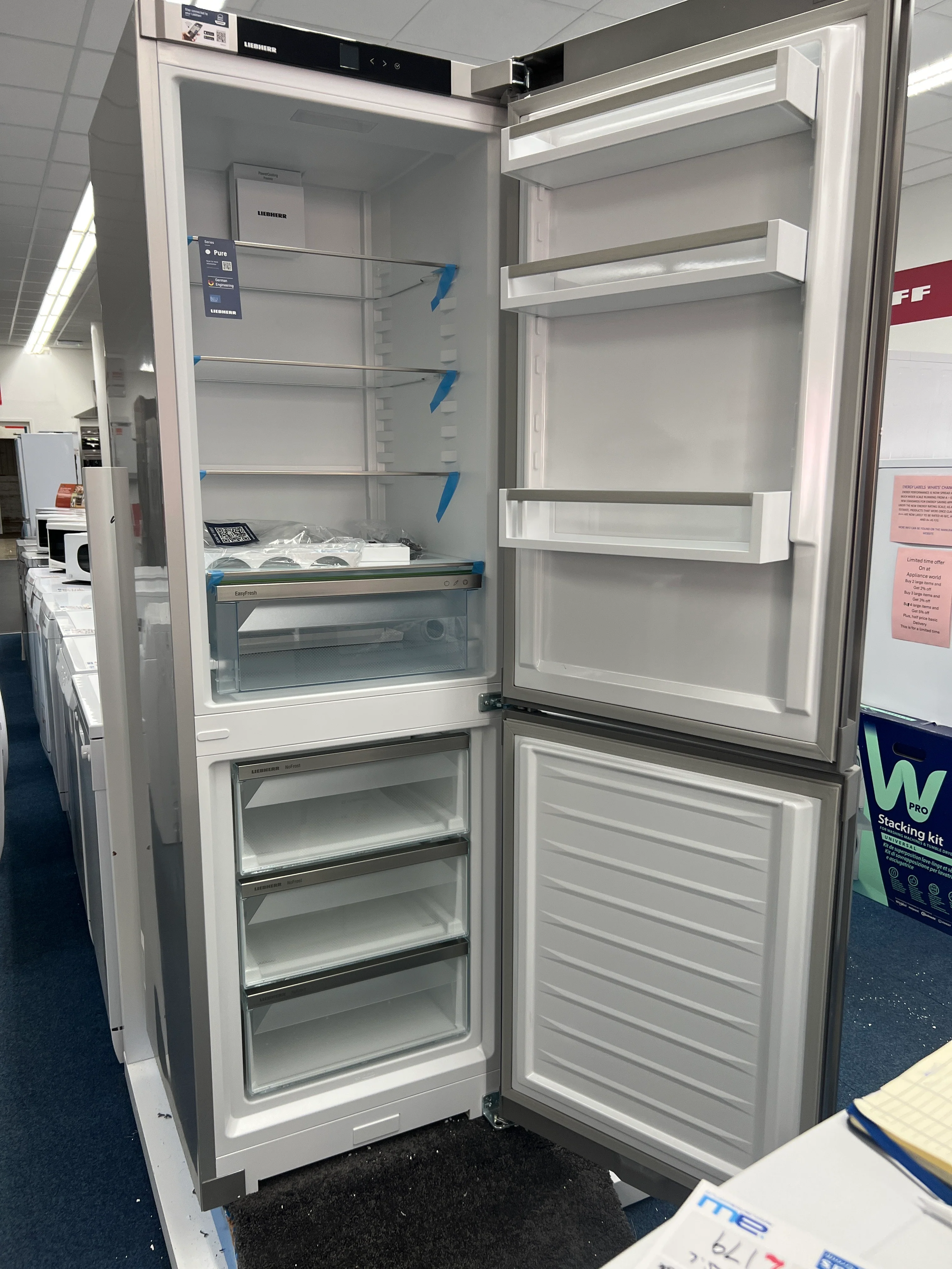 Liebherr CNSFD5203 - Silver Freestanding Frost Free Fridge Freezer - D energy - Unboxed - Image 3