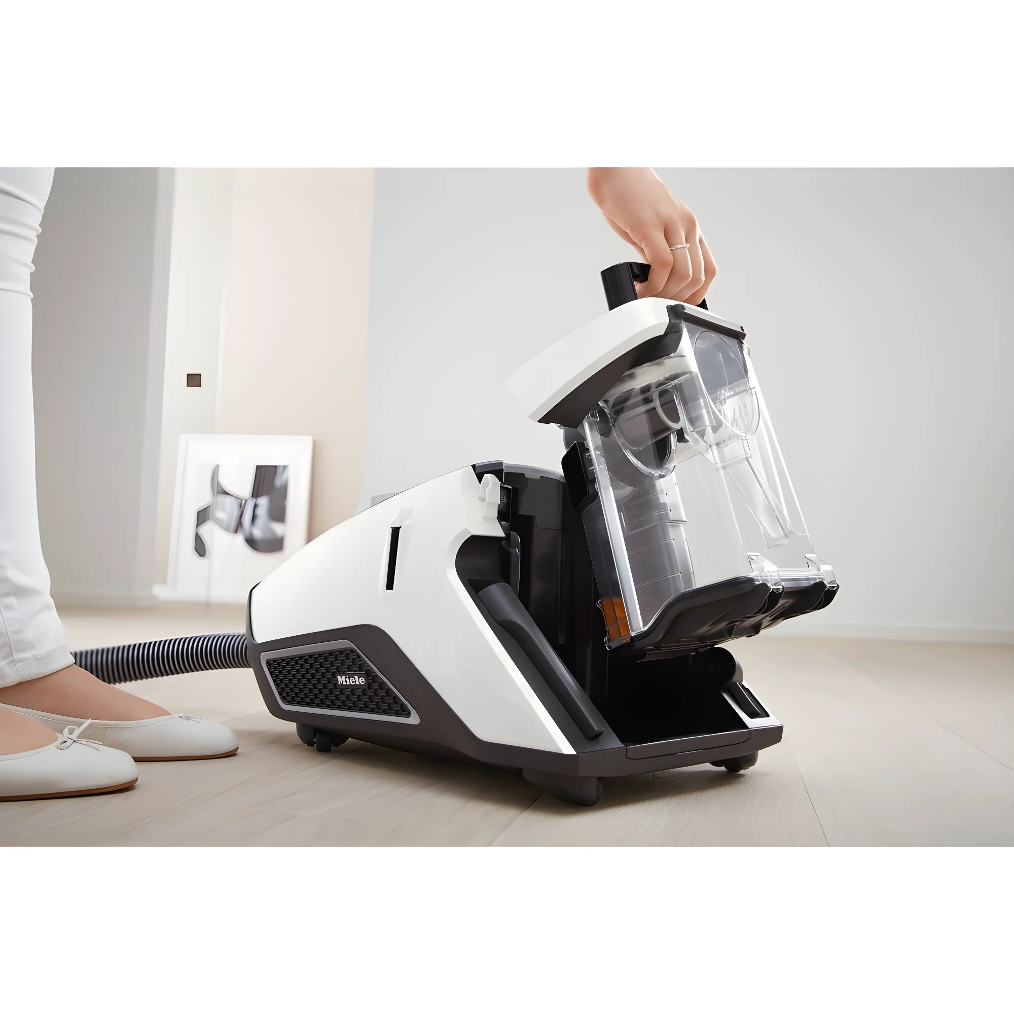Miele Blizzard CX1 Comfort XL - White Cylinder Vacuum Cleaner - 2L Capacity - 890W - Image 6