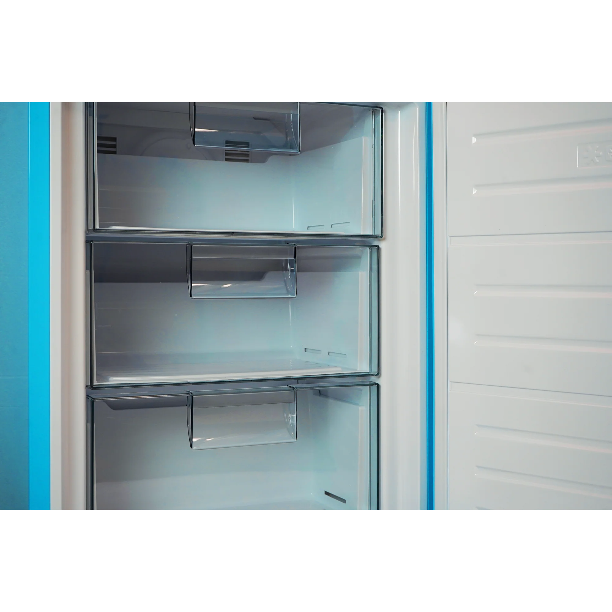 Montpellier MAB190PB - Blue Fridge Freezer - 295L - E Energy - Image 7