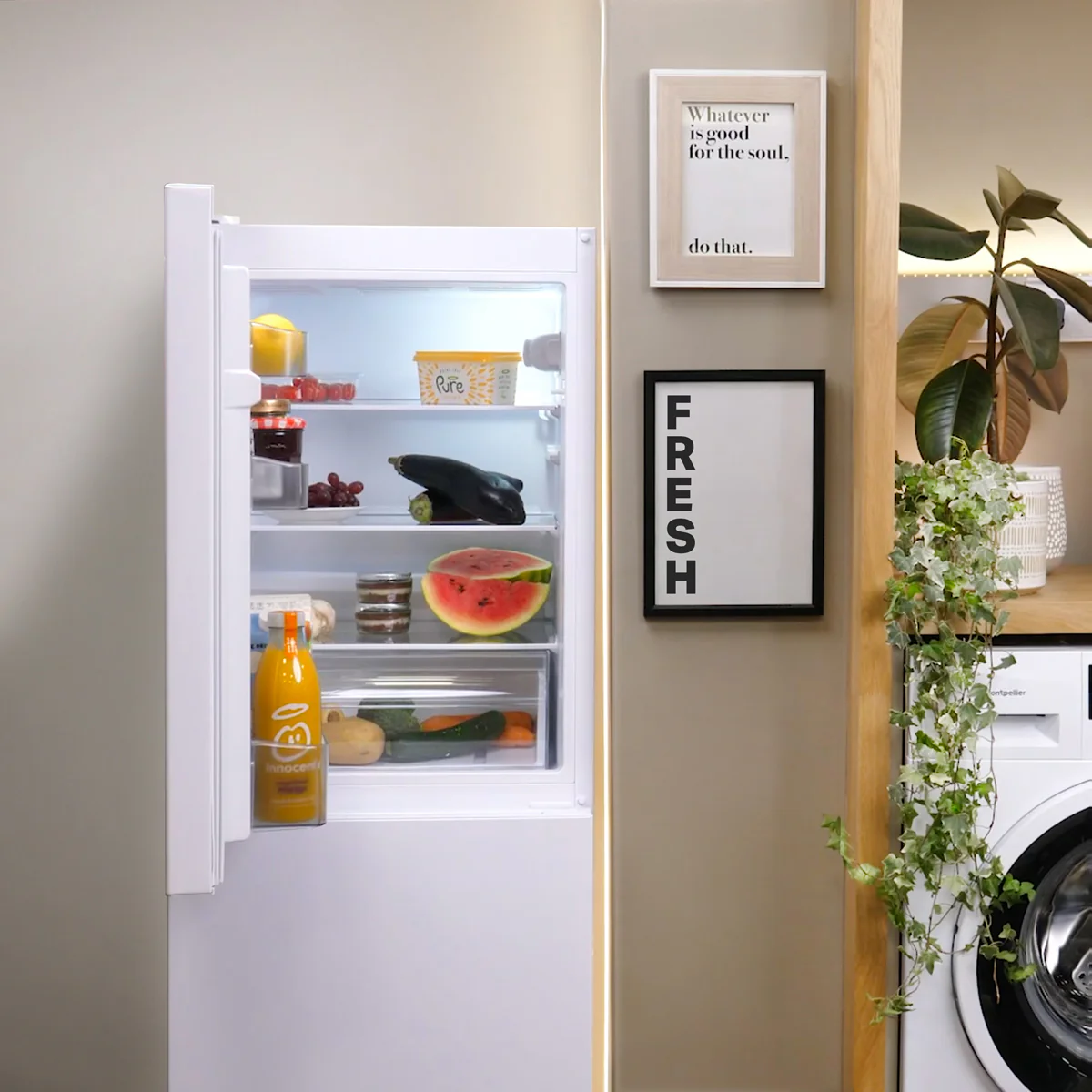 Montpellier MLF136EW Low Frost Fridge Freezer in White - 136cm A Low Frost Fridge Freezer - Energy Rating E - Image 5