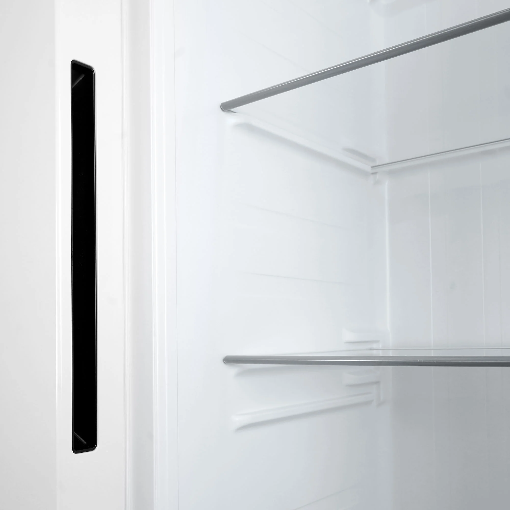 Montpellier MSBS442W - White American Style Side by Side Fridge Freezer - 442L Capacity - E Energy Rating - Image 8