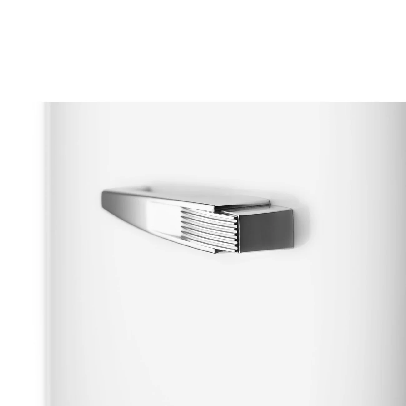 Smeg FAB28LWH6UK - White Refrigerator - 270L Capacity - C Energy Rating - Image 4