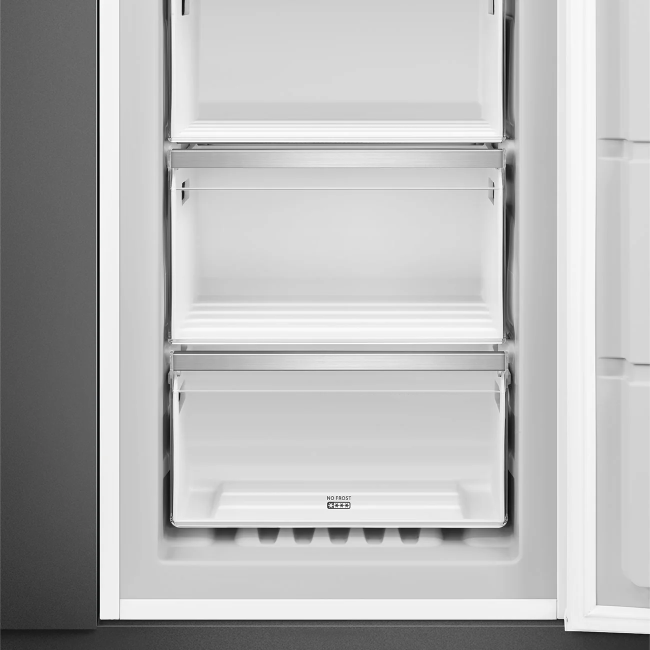 SMEG UKS9F174NE - Stainless Steel Built-in Freezer - 212L - E Energy - Image 3