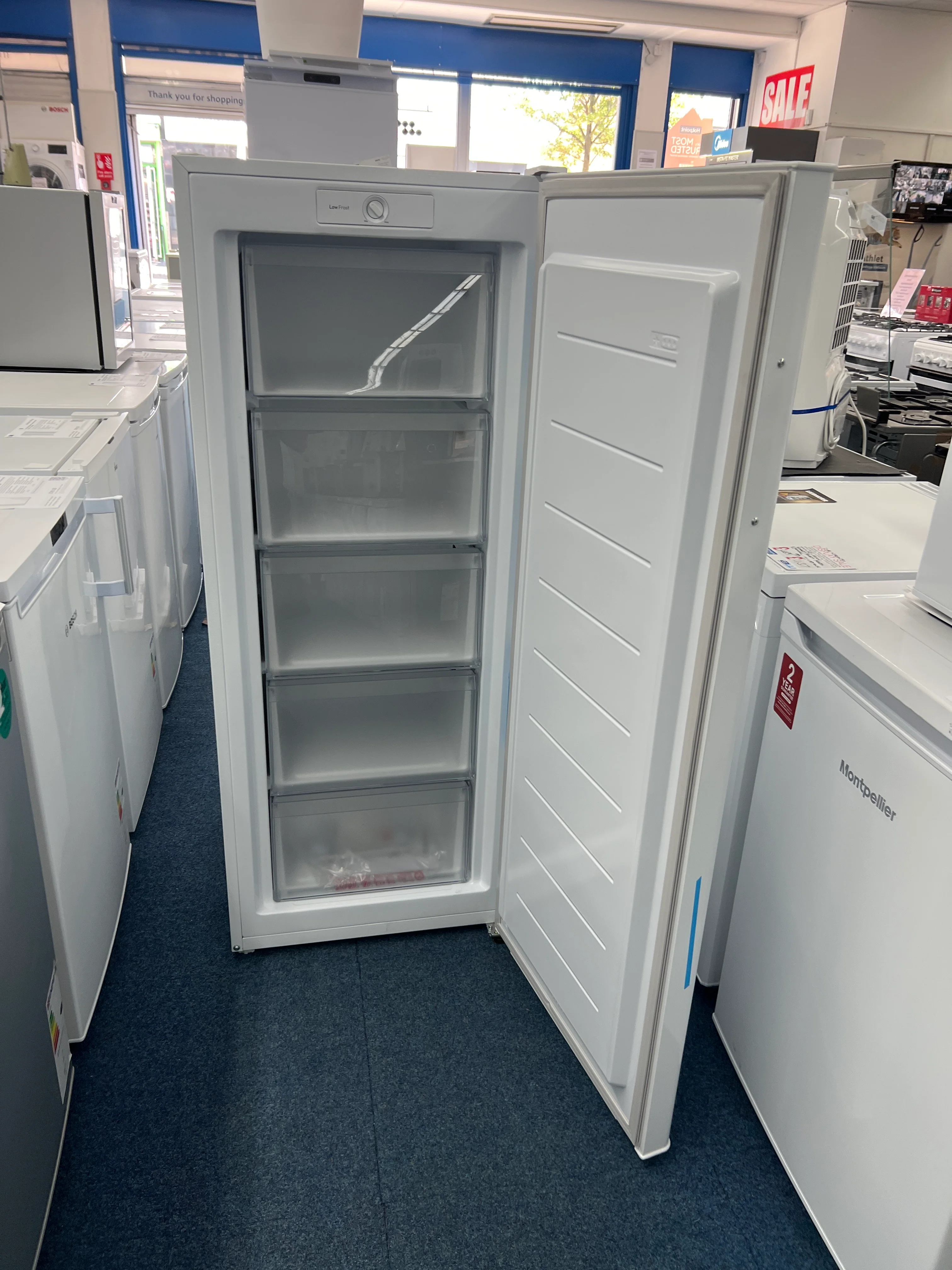 Teknix TSFG1385W - White 161L Freezer - Smart Frost - E Rated - Unboxed - Image 2