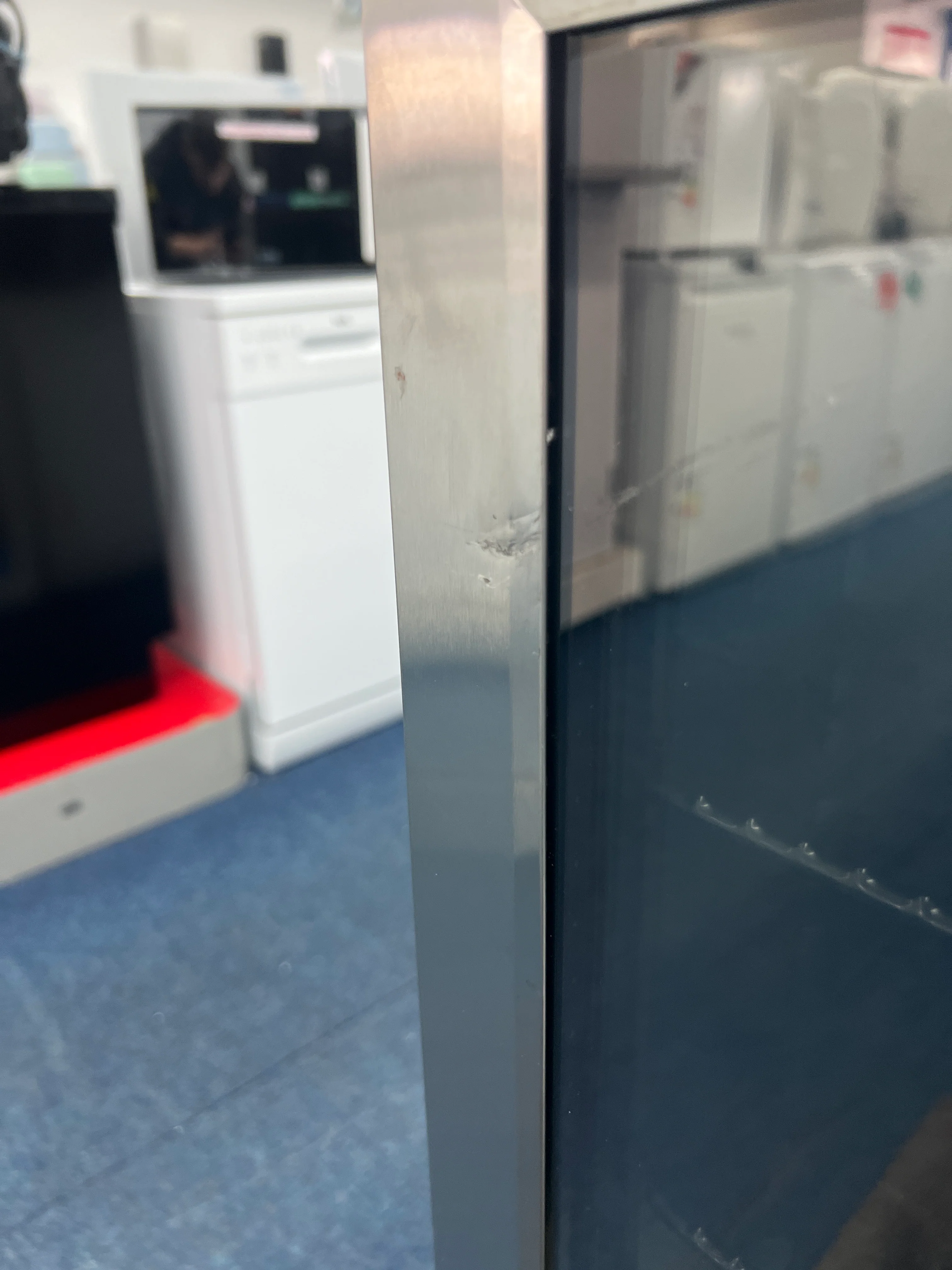 Willow WBC98SS - Stainless Steel 98L Drinks Cooler - Undercounter, Triple Glazed Door - E Energy Rating - Unboxed - Image 3